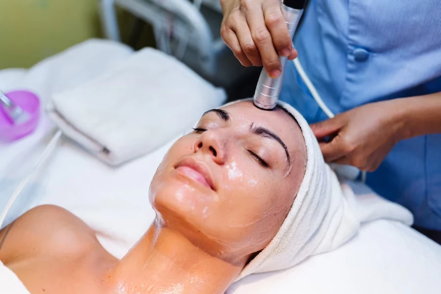 Pro Hydra Facial Treatment Process in Noida